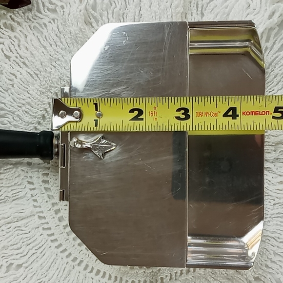 Vintage Sheffield Silver Plate Silent Butler/Crumber With Removable Handle - Picture 10 of 14